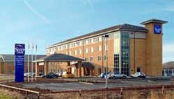 Imagen de los exteriores del Hotel SLEEP INN, Derby. Foto 3