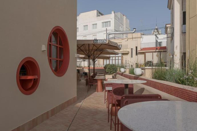 Imagen de los exteriores del Hotel SLEEP'N Valencia. Foto 16
