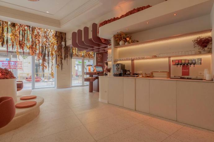 Imagen del bar/restaurante del Hotel SLEEP'N Valencia. Foto 2