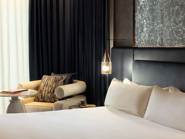 Imagen de la habitación del Hotel SLS Barcelona. Foto 4