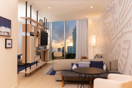 Imagen de la habitación del Hotel SLS Cancun. Foto 14