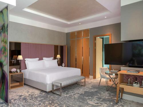Imagen de la habitación del Hotel SLS Dubai and Residences. Foto 10