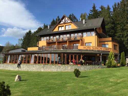 Imagen general del Hotel SLUNEČNÁ LOUKA. Foto 1