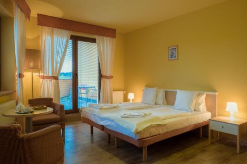 Imagen de la habitación del Hotel SLUNEČN&Aacute; LOUKA. Foto 6