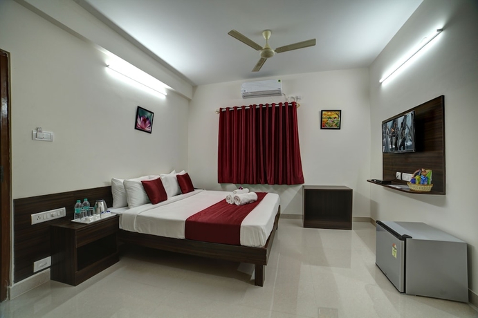 Imagen de la habitación del Hotel SM Royal Suites. Foto 2