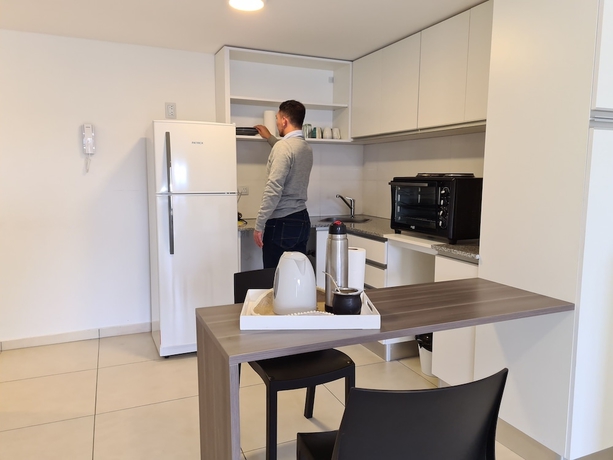 Imagen de la habitación del Hotel SMA Flats. Foto 10