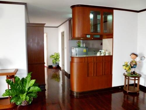 Imagen de la habitación del Hotel SN Mansion. Foto 56