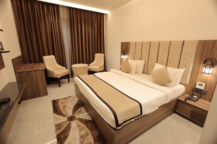 Imagen de la habitación del Hotel SNJ TAJ GRAND HOTEL. Foto 8