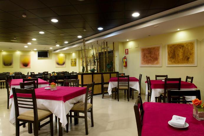 Imagen del bar/restaurante del Hotel SNO Ciudad de Sabi&ntilde;&aacute;nigo. Foto 2