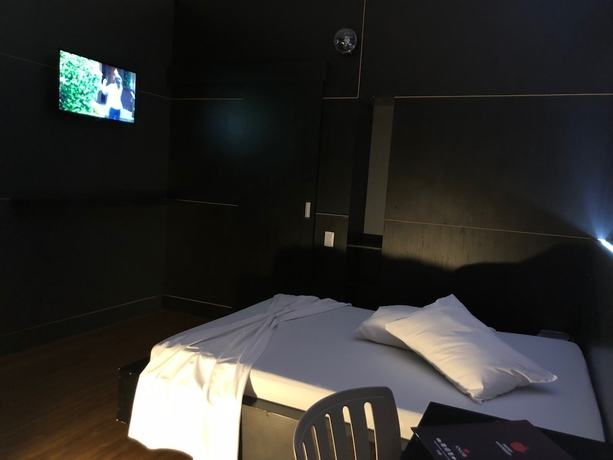 Imagen de la habitación del Hotel SNOB Motel. Foto 4