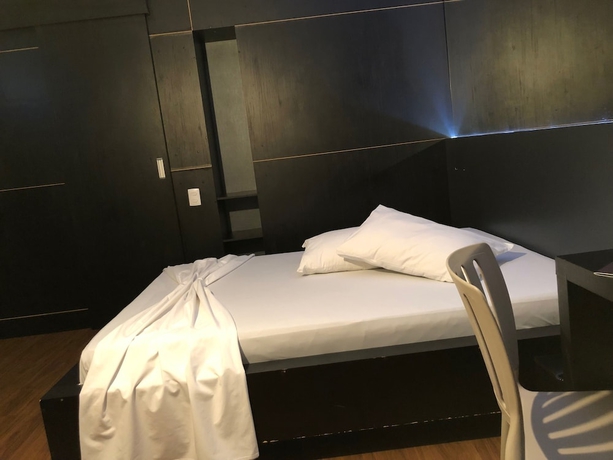 Imagen de la habitación del Hotel SNOB Motel. Foto 5