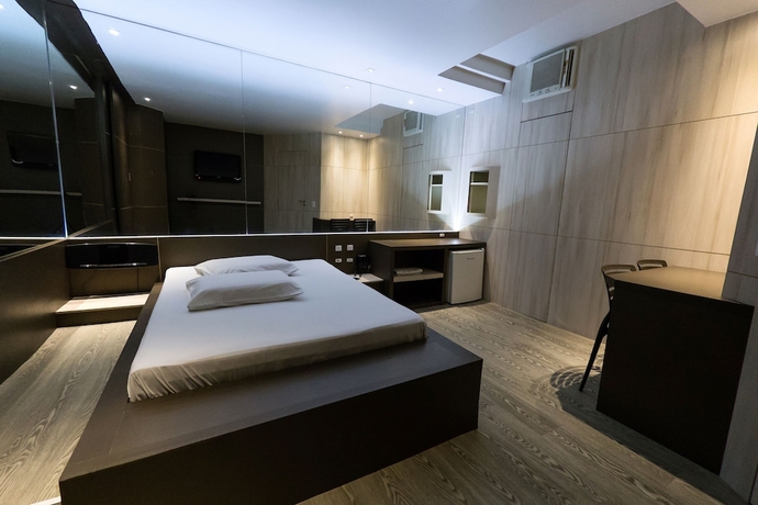 Imagen de la habitación del Hotel SNOB Motel. Foto 9