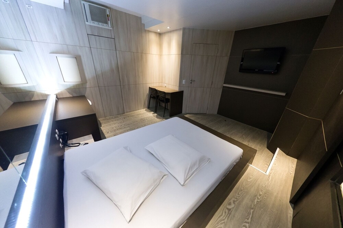 Imagen de la habitación del Hotel SNOB Motel. Foto 11