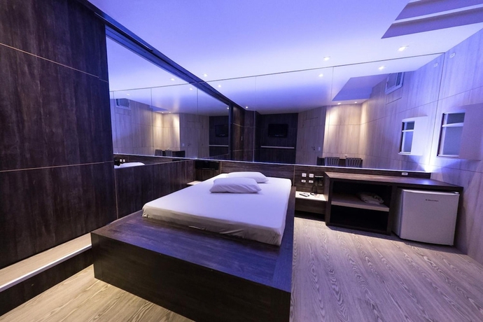 Imagen de la habitación del Hotel SNOB Motel. Foto 14