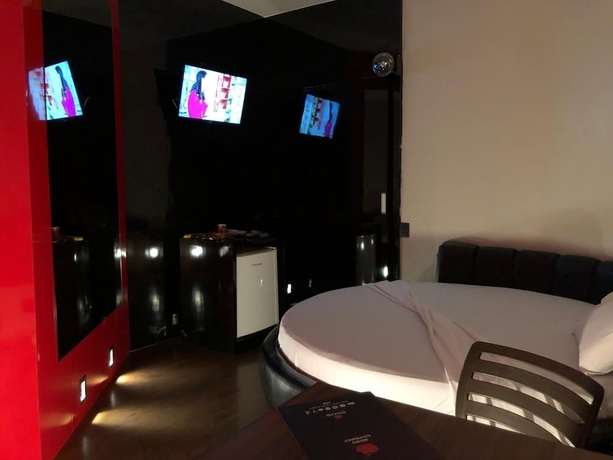 Imagen de la habitación del Hotel SNOB Motel. Foto 17