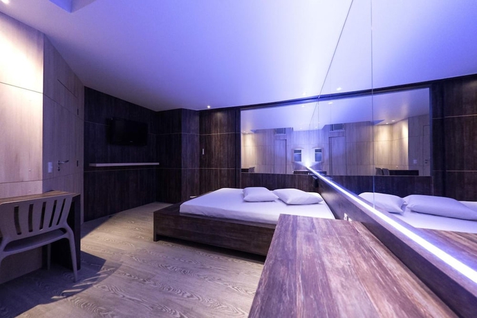 Imagen de la habitación del Hotel SNOB Motel. Foto 18