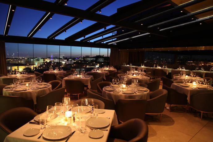 Imagen del bar/restaurante del Hotel SOFA HOTEL y RESIDENCE. Foto 2