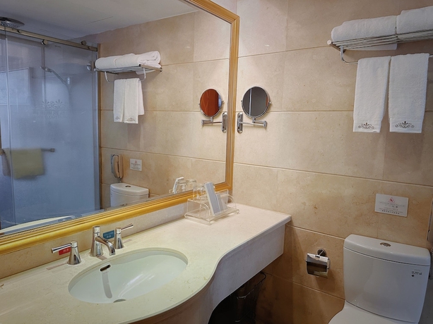 Imagen de la habitación del Hotel SOFIS PINGSHAN HOTEL. Foto 12
