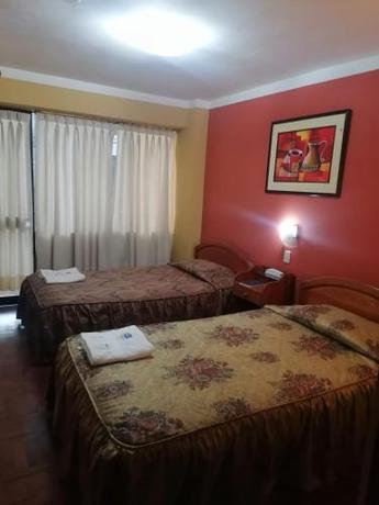 Imagen de la habitación del Hotel SOL DE ORO. Foto 20