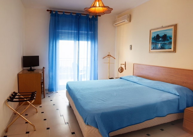 Imagen de la habitación del Hotel SOLEMAR, Costa de Sicilia. Foto 5