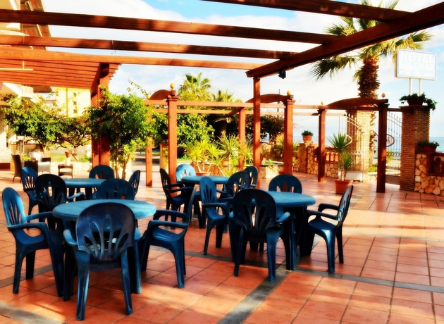 Imagen de los exteriores del Hotel SOLEMAR. Foto 11