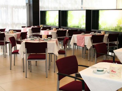 Imagen del bar/restaurante del Hotel SOMMERHAUS, Kaltenbach. Foto 4