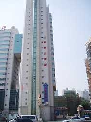 Imagen de los exteriores del Hotel SOUTH. Foto 3