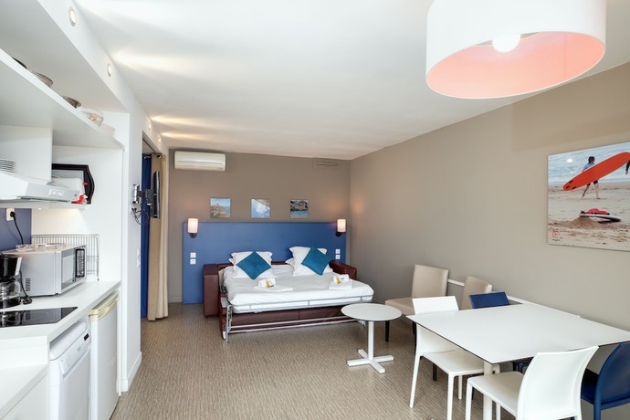 Imagen de la habitación del Hotel SOWELL Family Riviera. Foto 2