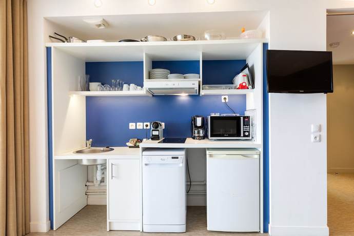 Imagen de la habitación del Hotel SOWELL Family Riviera. Foto 3