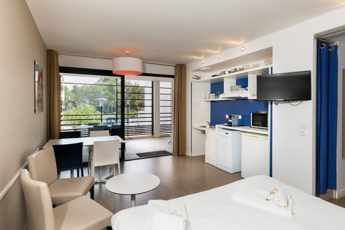 Imagen de la habitación del Hotel SOWELL Family Riviera. Foto 5