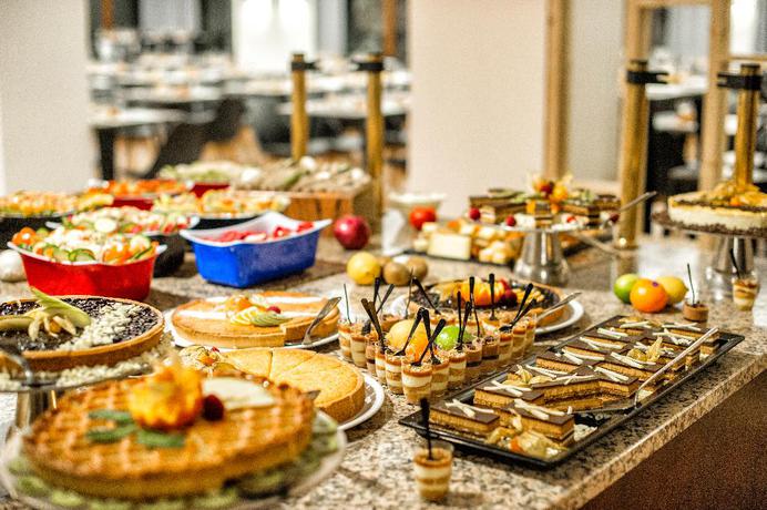 Imagen del bar/restaurante del Hotel SOWELL Family Valfréjus,. Foto 6