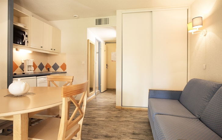 Imagen de la habitación del Hotel SOWELL HOTELS L'Olivier. Foto 6