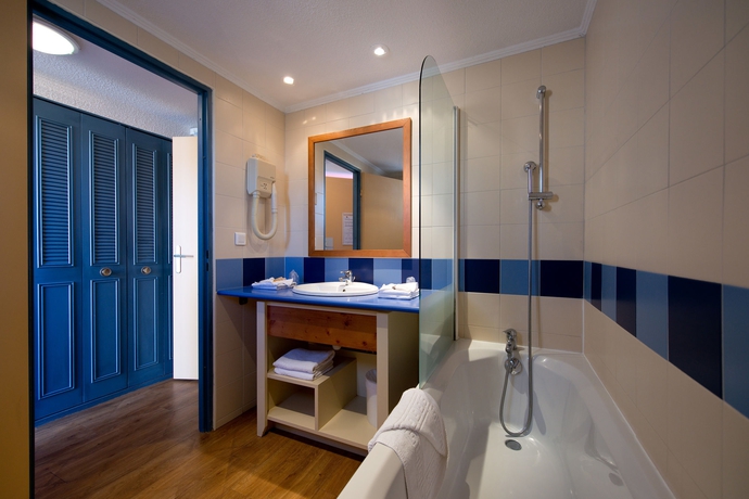 Imagen de la habitación del Hotel SOWELL HOTELS L'Olivier. Foto 9