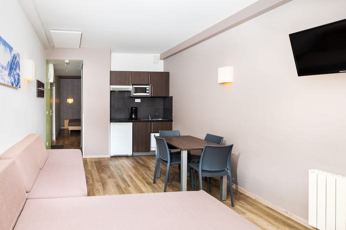 Imagen de la habitación del Hotel SOWELL RÉSIDENCES Crêt Voland. Foto 11