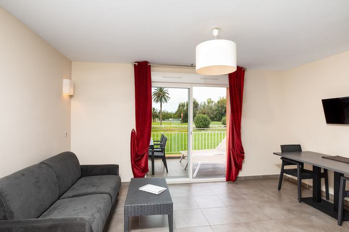 Imagen de la habitación del Hotel SOWELL RÉSIDENCES Les Perles de Saint Tropez. Foto 14