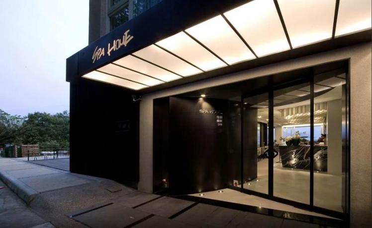 Imagen general del Hotel SPA HOME SUN MOON LAKE LUXURY LAKESIDE HOTEL. Foto 3