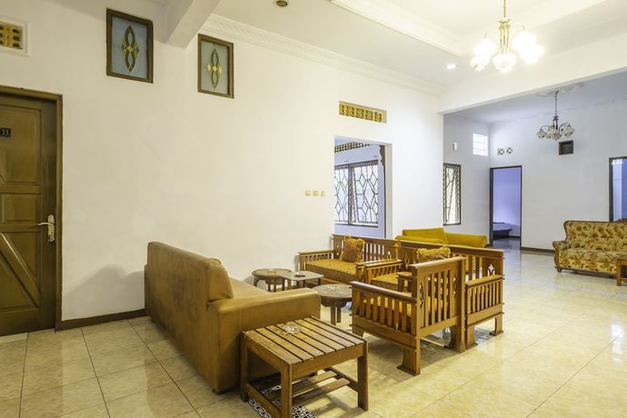 Imagen de los interiores del Hotel SPOT ON 2395 Aden 2 Syariah. Foto 18