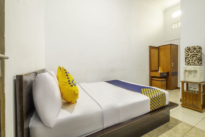 Imagen de la habitación del Hotel SPOT ON 2395 Aden 2 Syariah. Foto 14