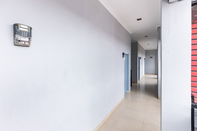 Imagen de los interiores del Hotel SPOT ON 2433 Pondok Akuanna. Foto 18