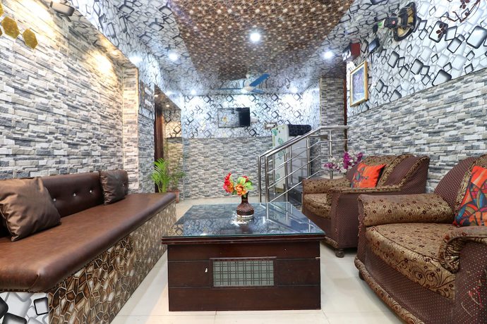 Imagen de los interiores del Hotel SPOT ON 29647 Heaven. Foto 19