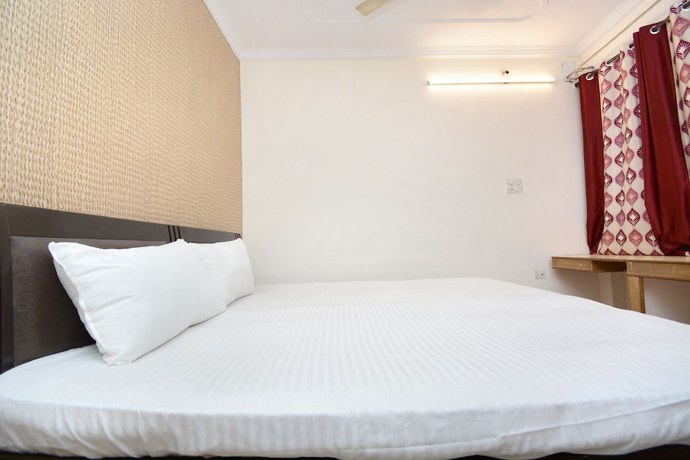 Imagen de la habitación del Hotel SPOT ON 36686 Om Shanti Palace. Foto 7