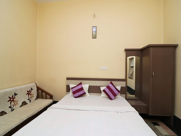 Imagen de la habitación del Hotel SPOT ON 39527 Saraogi. Foto 10