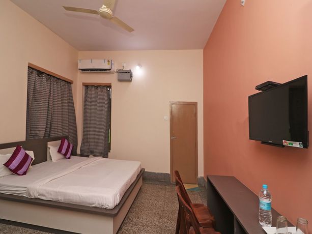 Imagen de la habitación del Hotel SPOT ON 39527 Saraogi. Foto 13