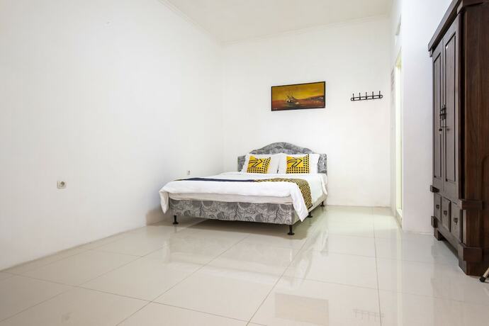 Imagen general del Hotel SPOT ON 3961 Fico\'s Residence Syariah. Foto 3