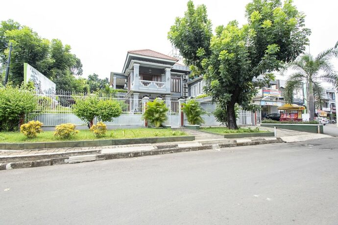 Imagen general del Hotel SPOT ON 3961 Fico\'s Residence Syariah. Foto 13