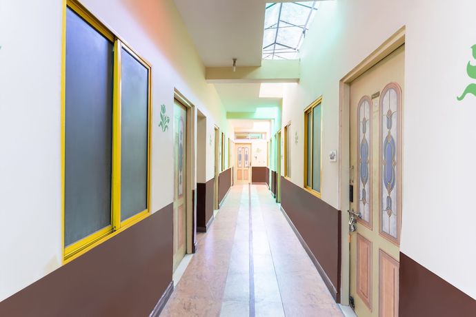 Imagen de los interiores del Hotel SPOT ON 40211 Prakash Inn. Foto 16