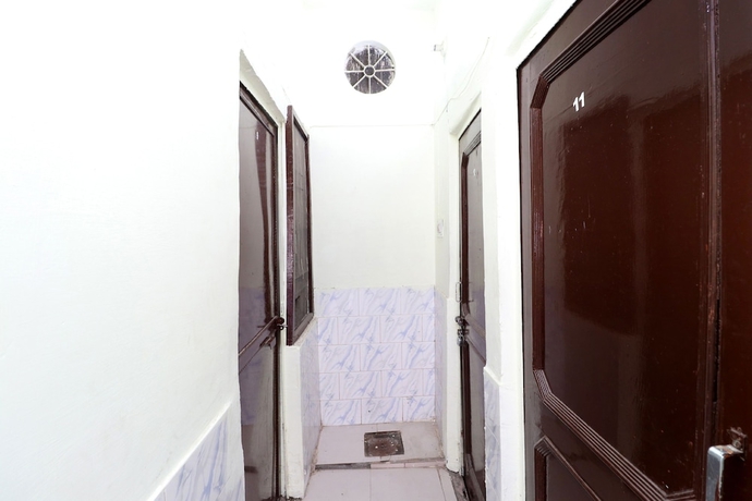 Imagen de los interiores del Hotel SPOT ON 41126 Shri Krishankripa Guest House. Foto 16