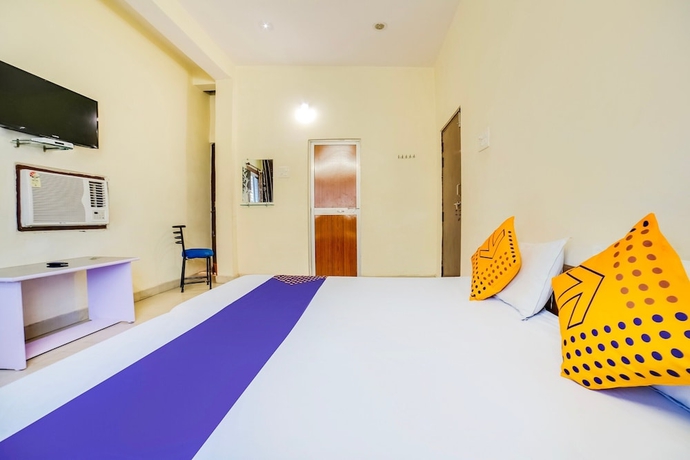 Imagen de la habitación del Hotel SPOT ON 45291 Bharat Lodge. Foto 3