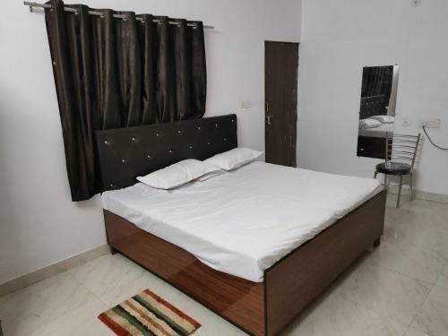 Imagen general del Hotel SPOT ON 81250 Royal Comfort Inn. Foto 3