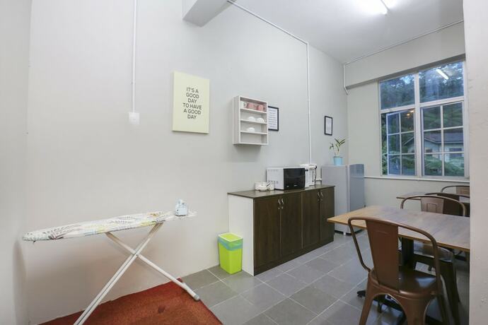 Imagen general del Hotel SPOT ON 89751 Bed Station Guest House - Hostel. Foto 5